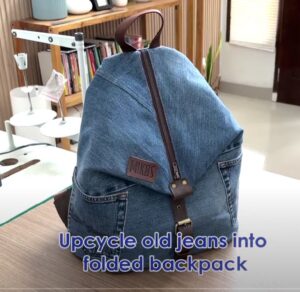 Mochila feita em jeans reciclado com detalhes em couro ou sintético. Tem moldes em PDF gratuitos para download. E vídeo ensinando como fazer a mochila